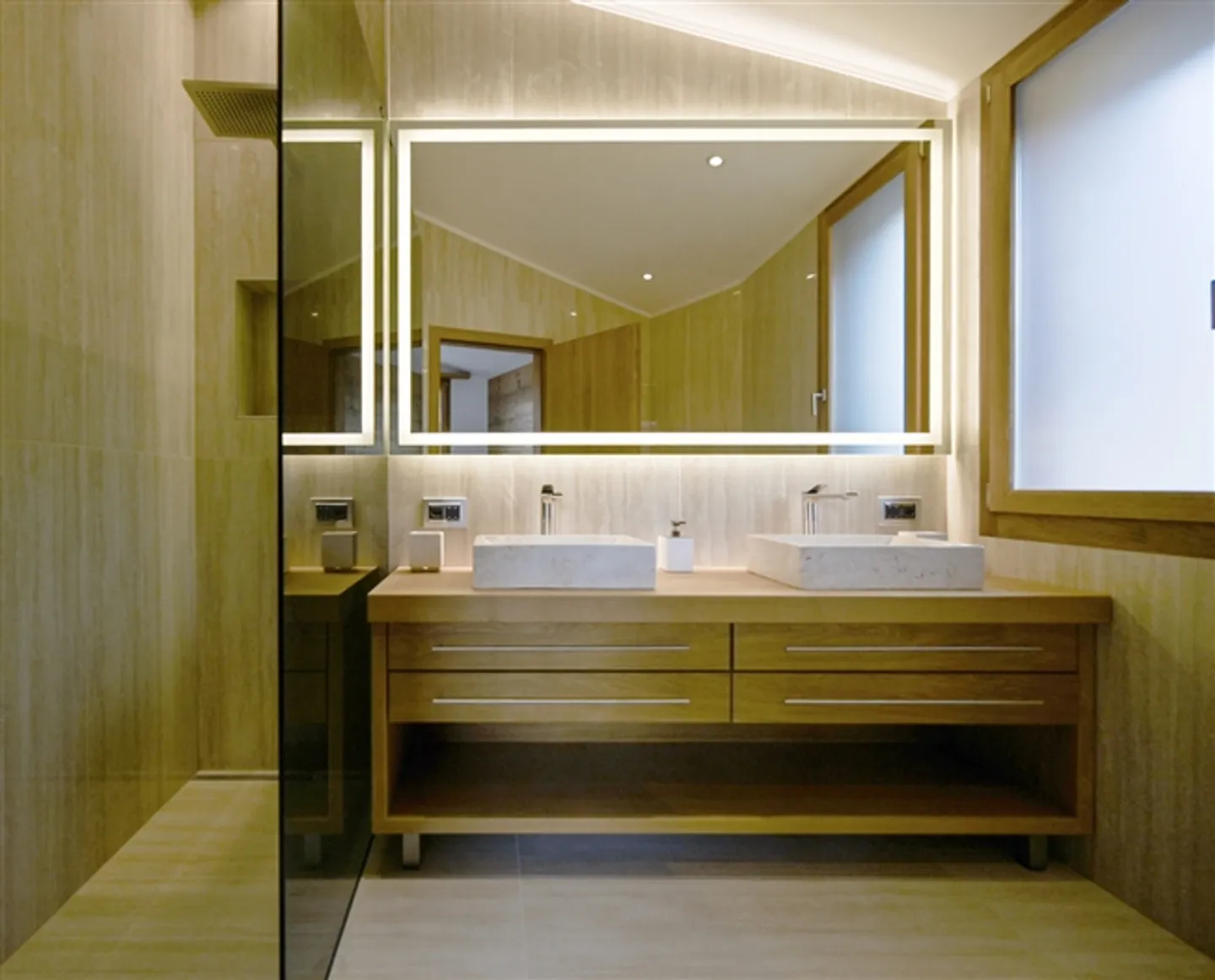 Elegant second homes in sculptural architecture "Chalavus" - Photo 6 of 10