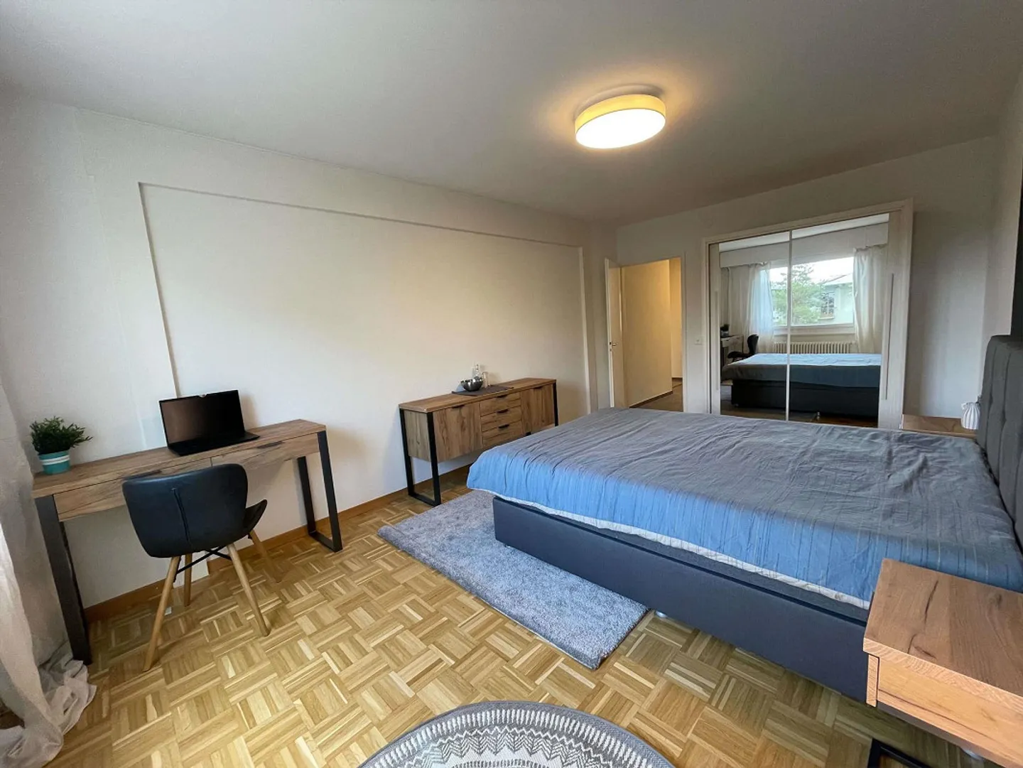 Furnished Room in Modern Apartment - Photo 7 of 19