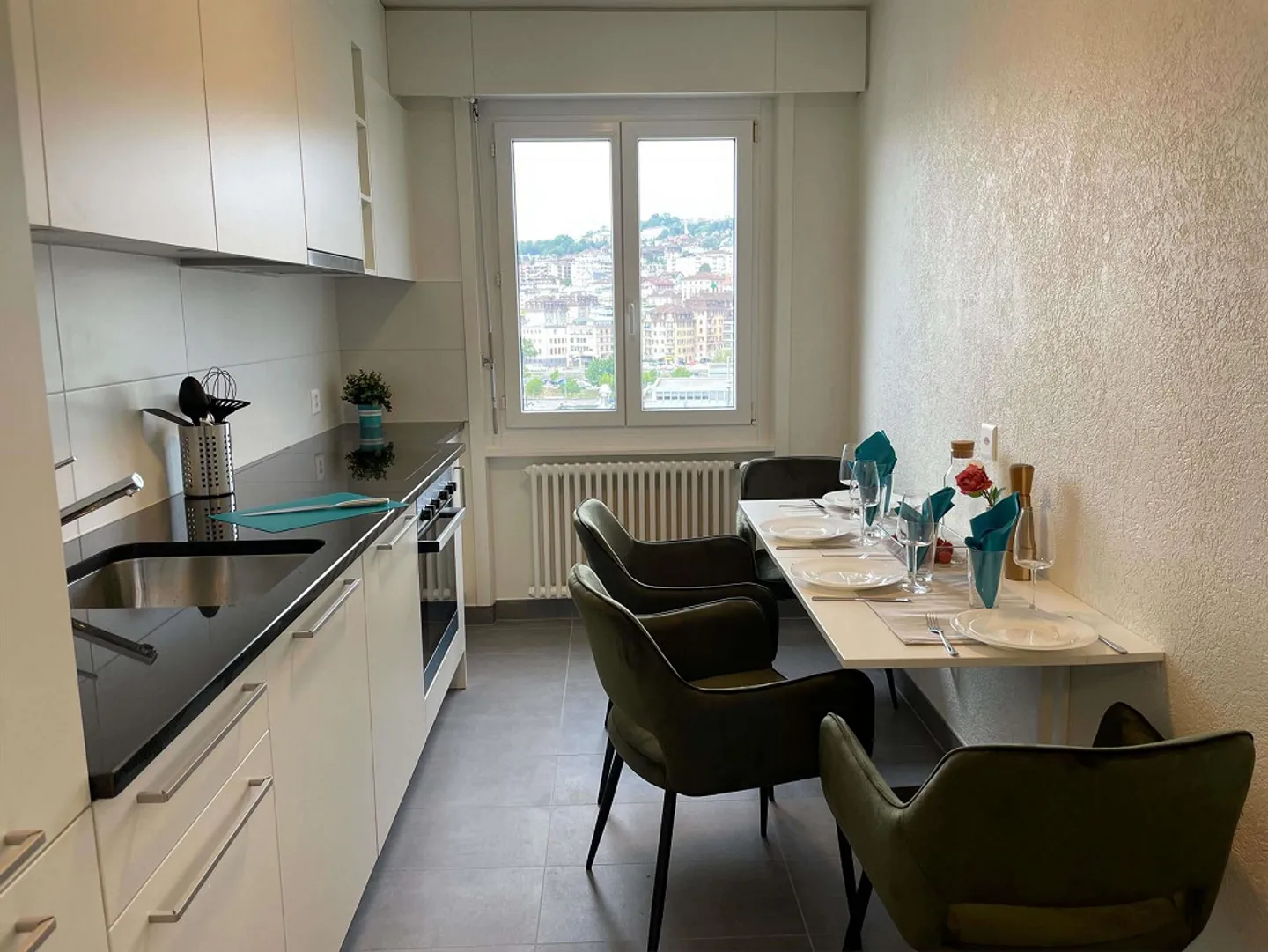 Furnished Room in Modern Apartment - Photo 9 of 19