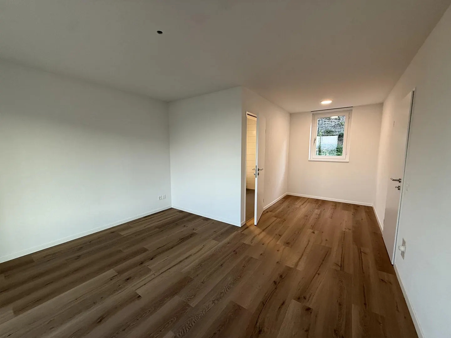 Helle 4.5-Zimmerwohnung mit Aussicht - Foto 4 von 12