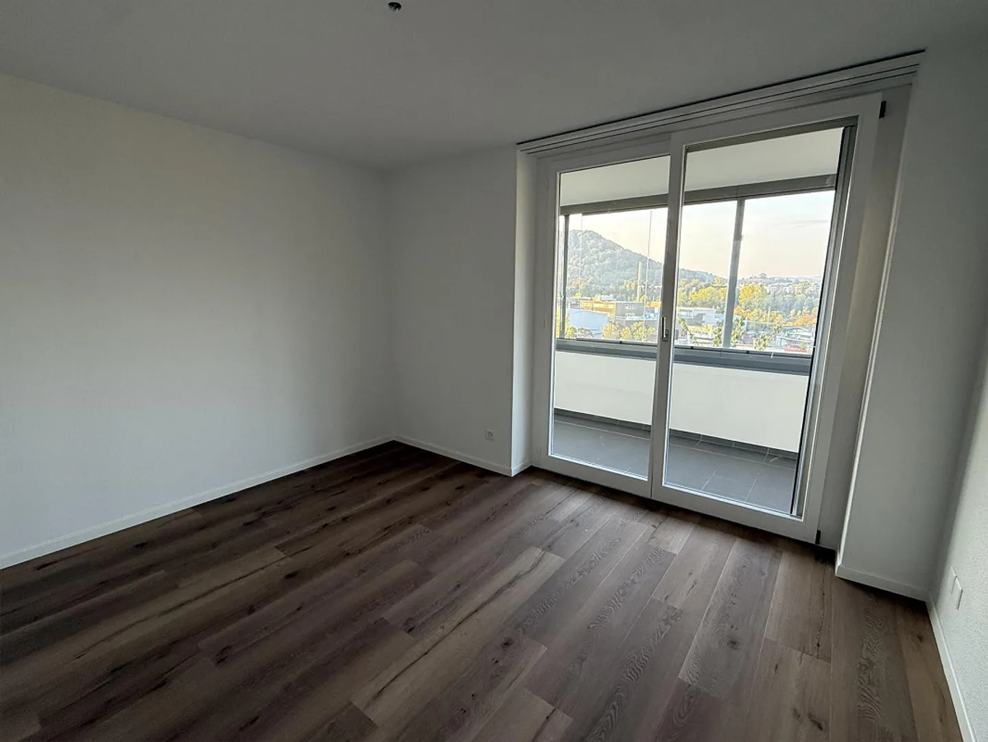 Helle 4.5-Zimmerwohnung mit Aussicht - Foto 6 von 12