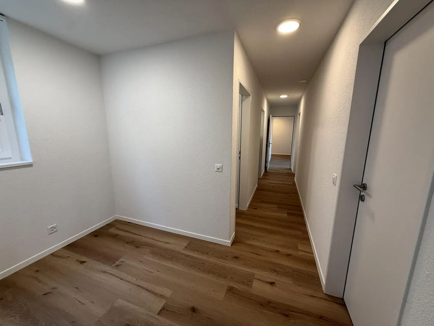 Helle 4.5-Zimmerwohnung mit Aussicht - Foto 7 von 12