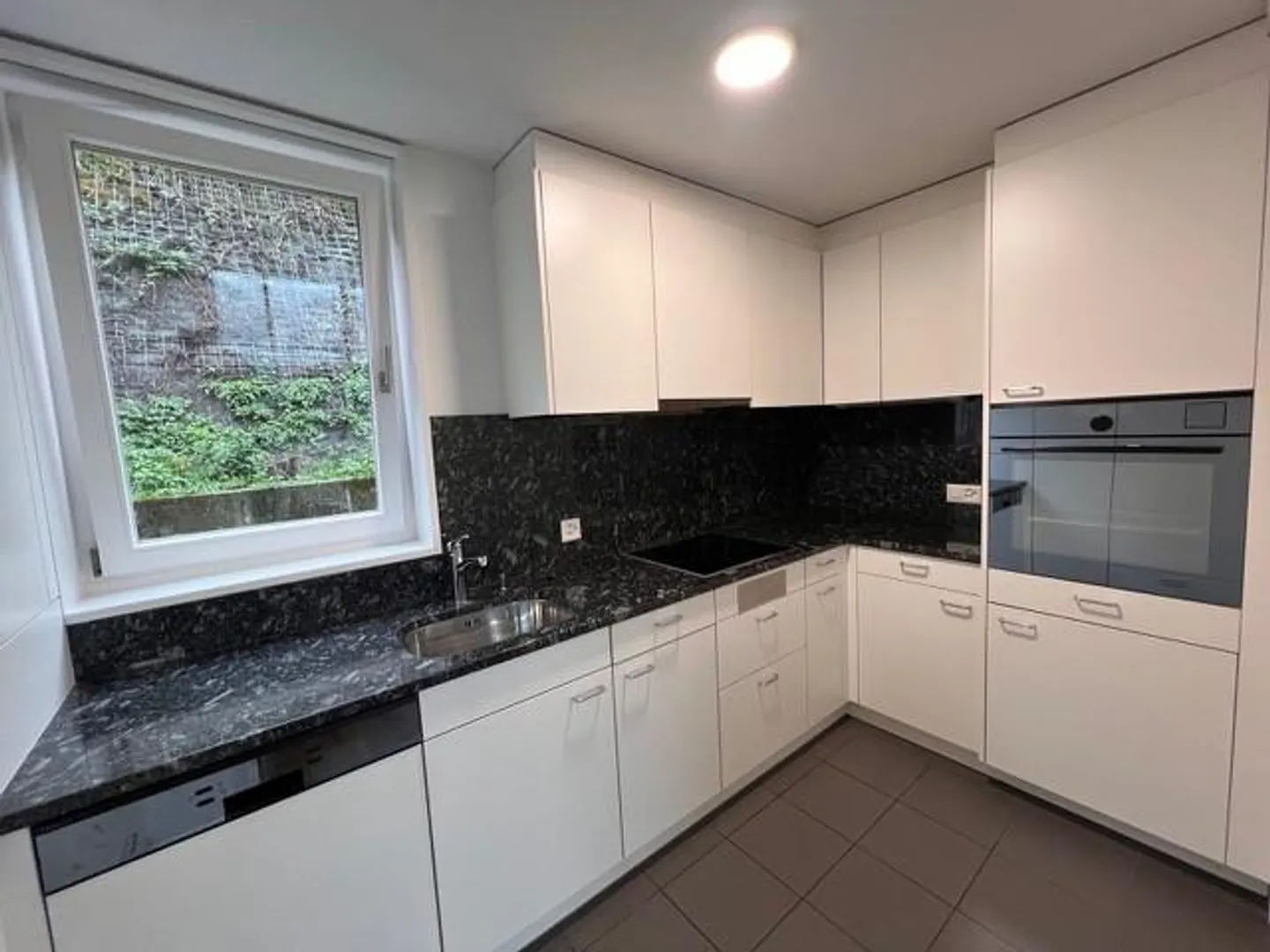 Helle 4.5-Zimmerwohnung mit Aussicht - Foto 8 von 12