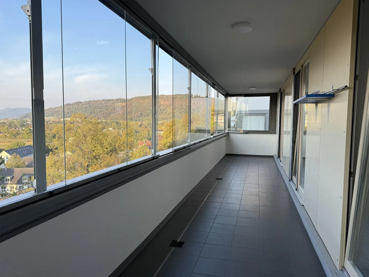 Helle 4.5-Zimmerwohnung mit Aussicht - Foto 10 von 12