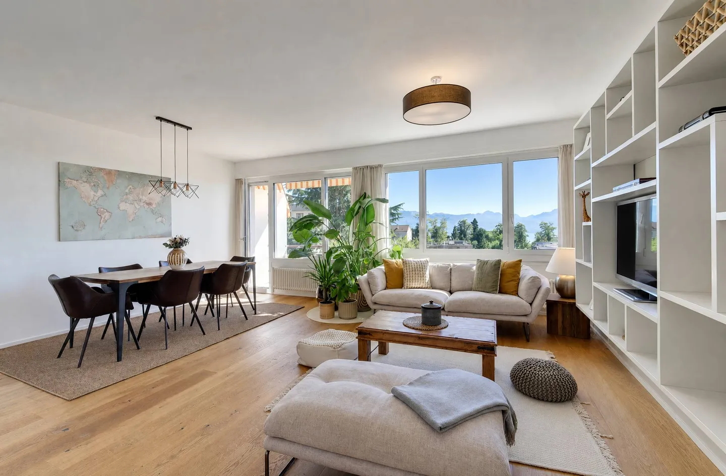 Appartement Rénové avec Vue sur le Lac - Photo 1 sur 7