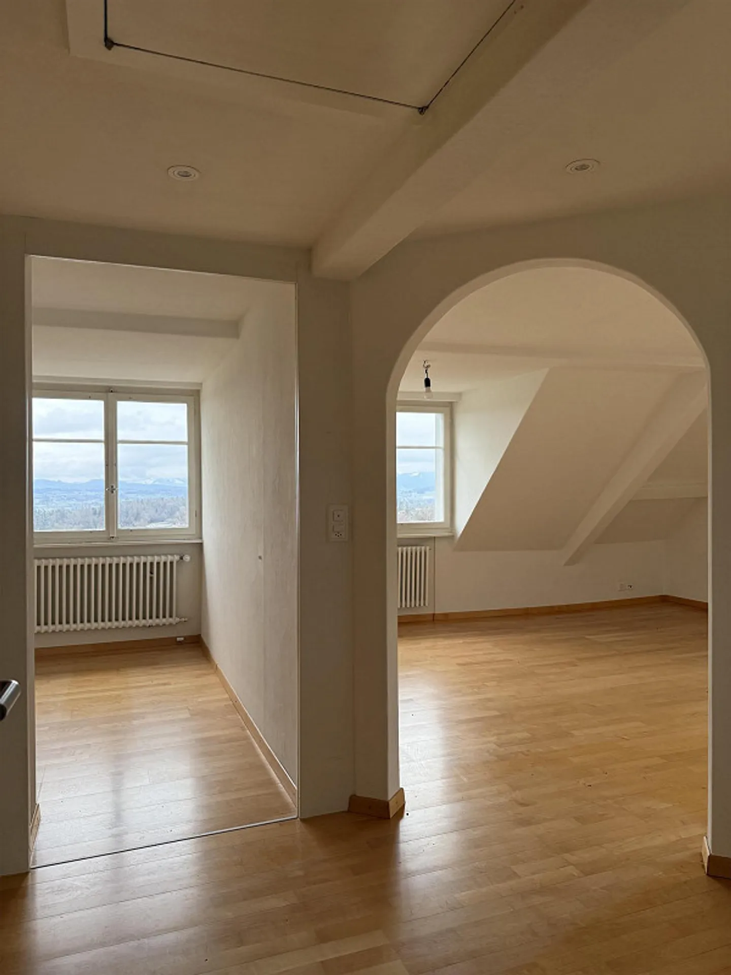 Appartamento affascinante di 2,5 stanze con vista sulle montagne - Foto 2 di 14