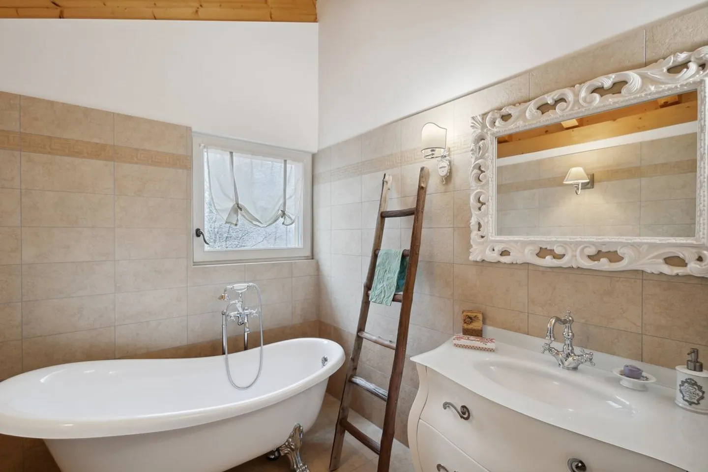 Casa singola di 8,5 stanze - Foto 7 di 10