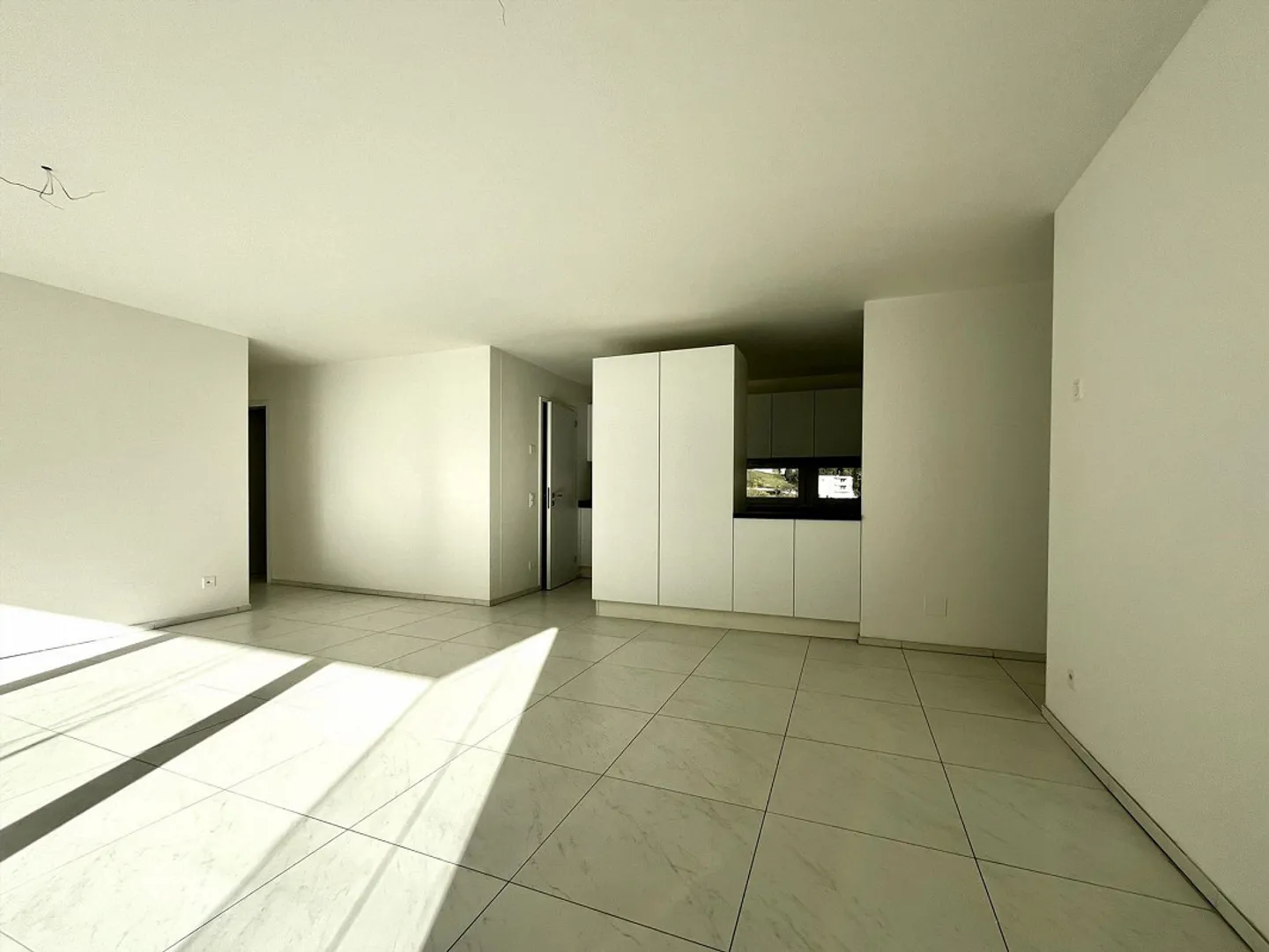 RIVERA - ZU VERMIETEN 4.5 ZIMMER MIT GLASTERRASSE - Foto 6 von 12