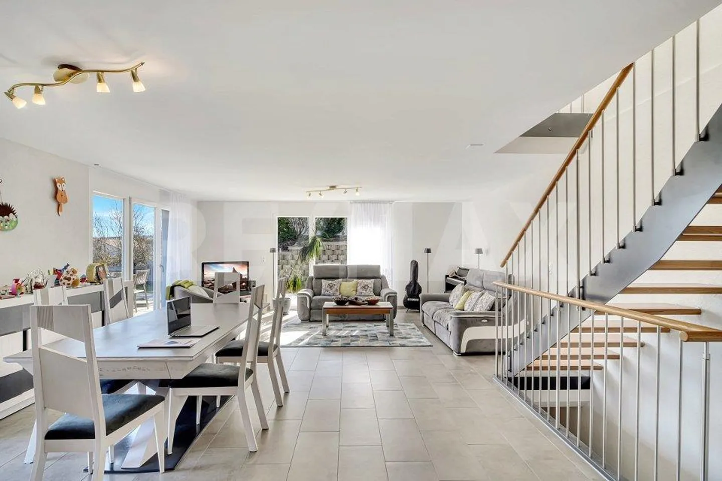 Charming Semi-Detached Villa - Photo 3 of 8