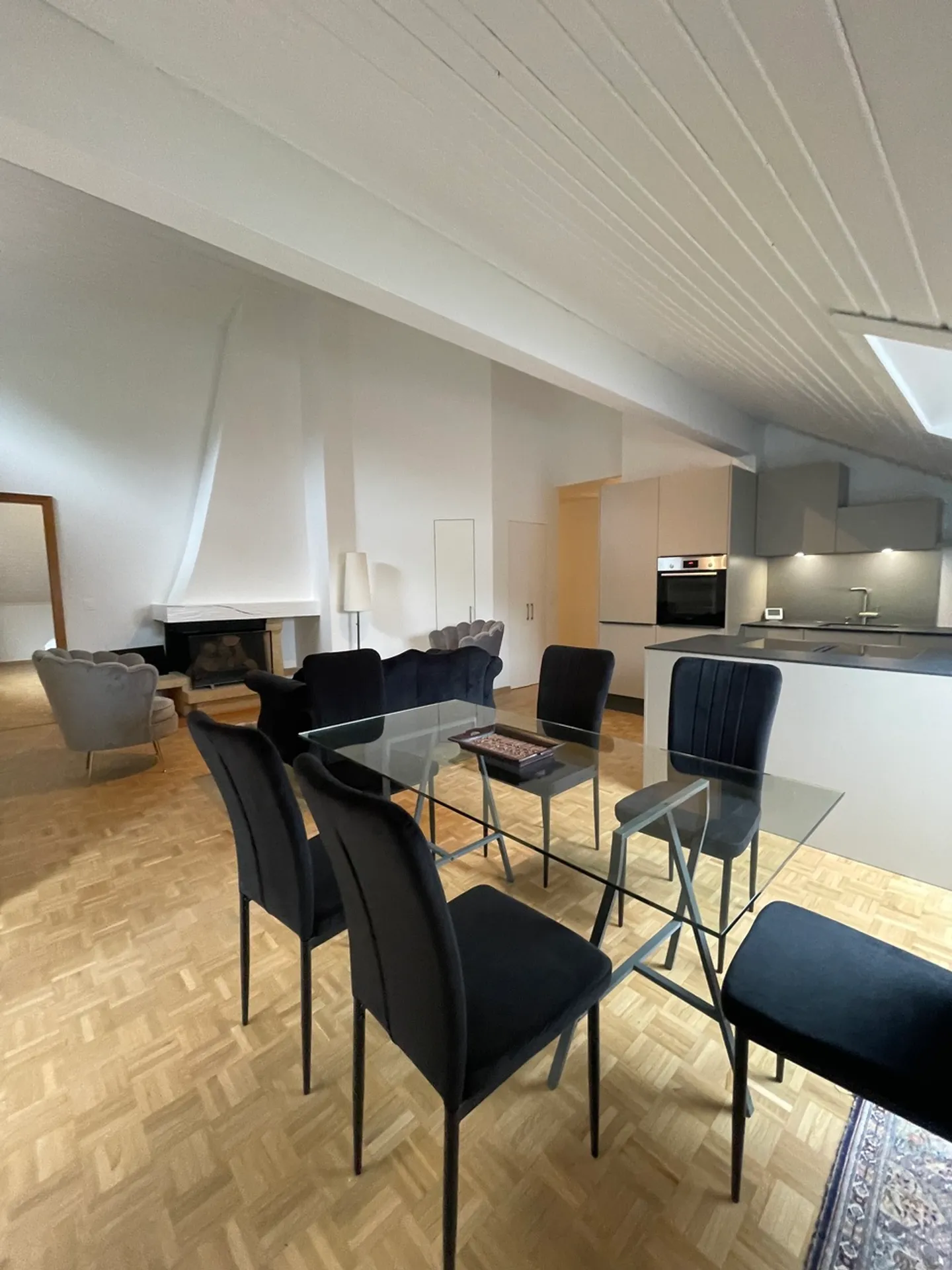 Renovated and Bright Attic - Photo 2 of 11