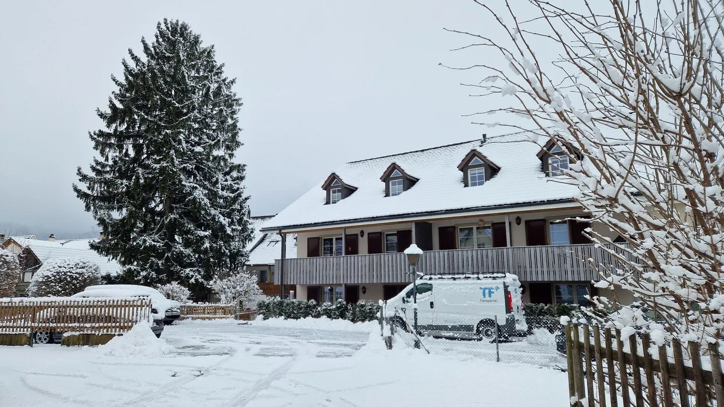 Beautiful attic apartment with elevator! - Photo 8 of 8