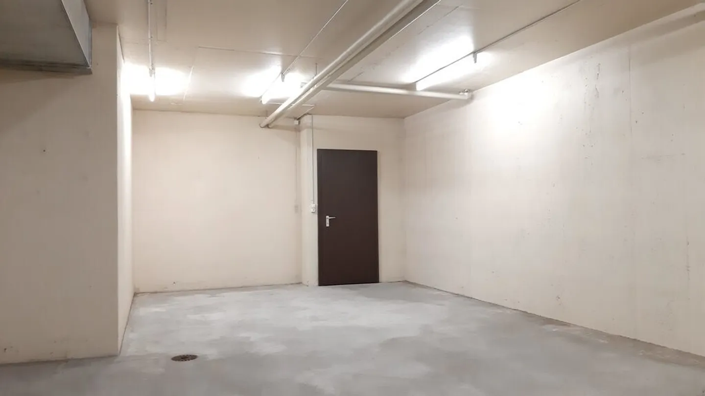 Storage unit - Photo 4 of 5