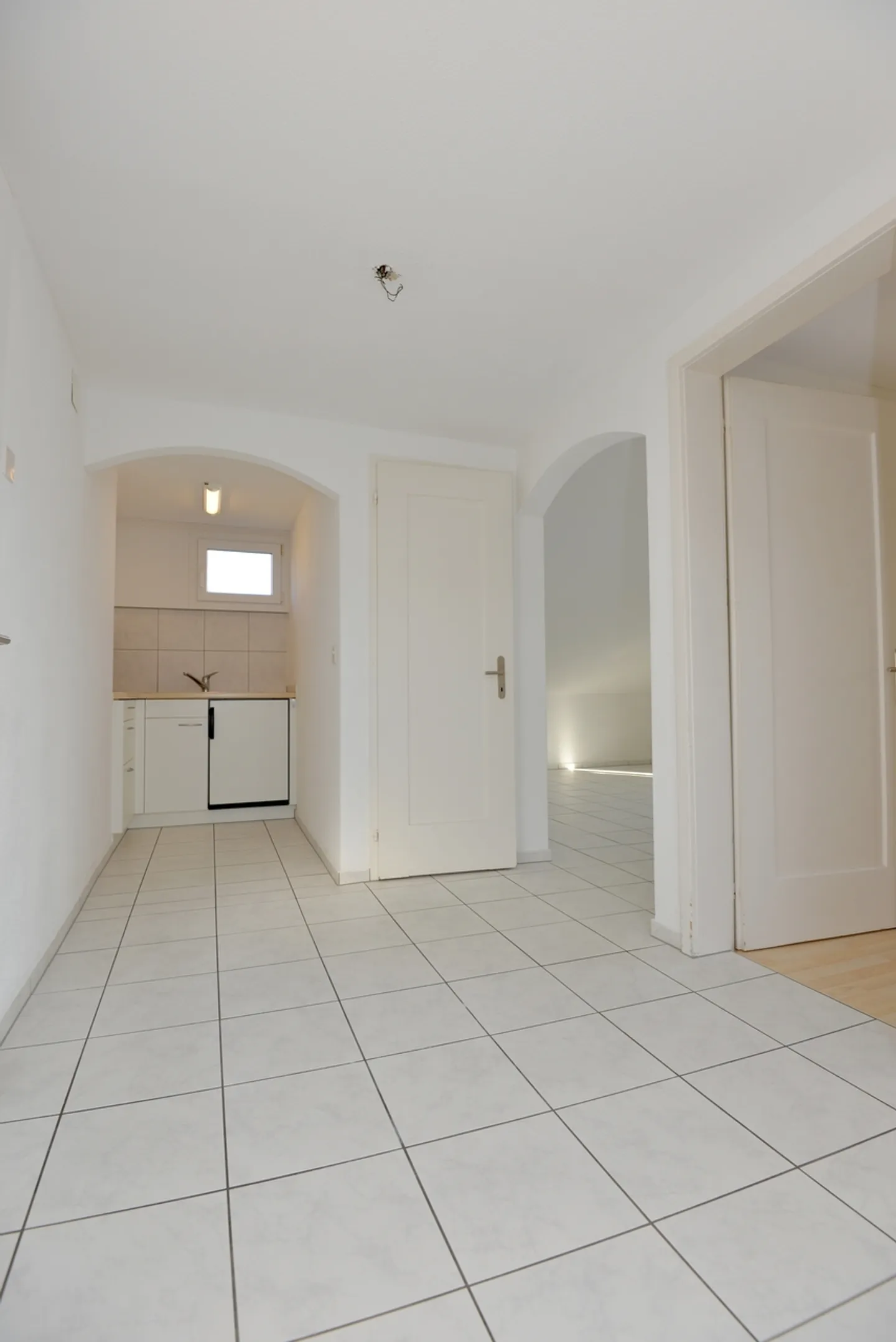 Cozy 2.5 Room Attique in Ebikon - Photo 5 of 7
