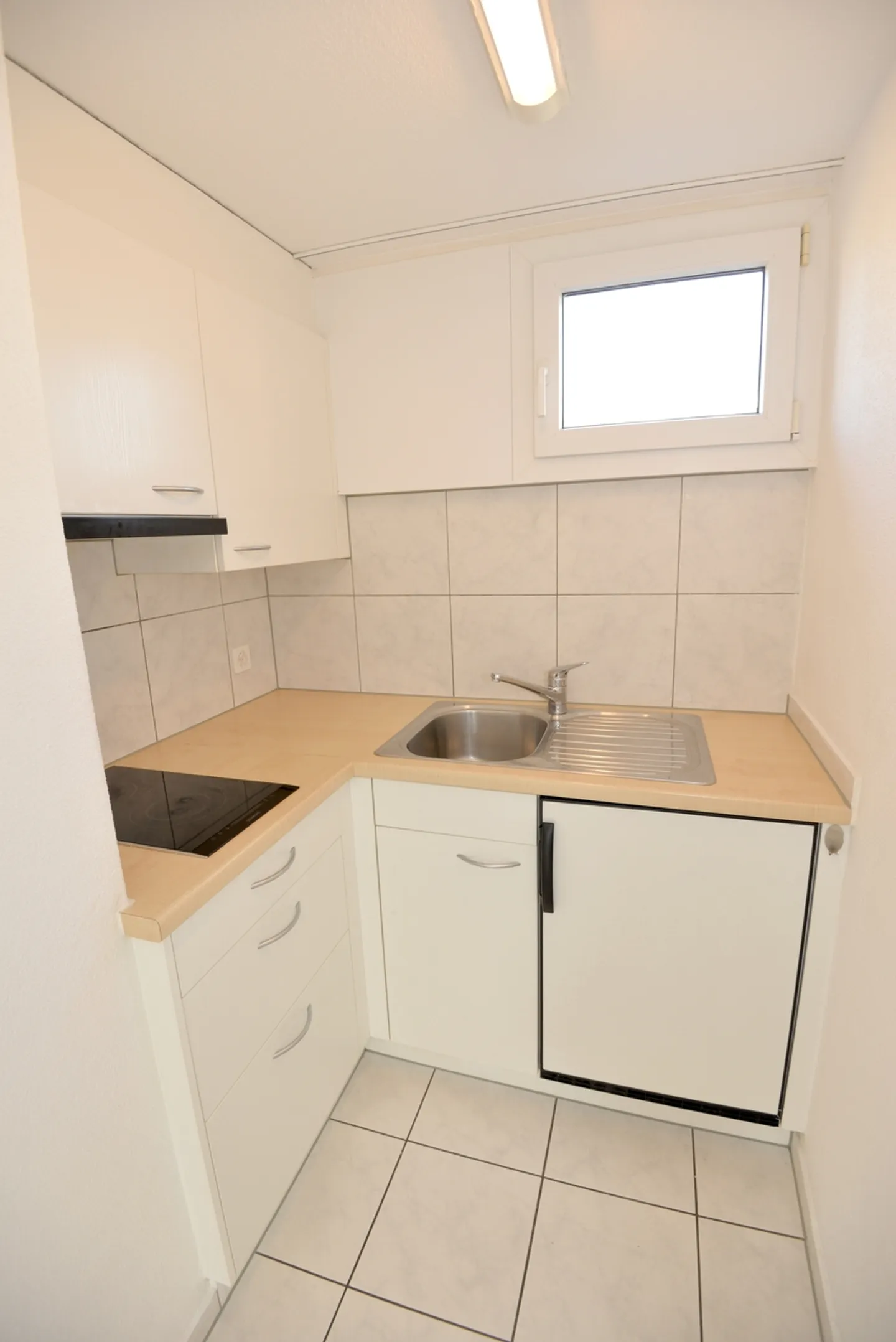 Cozy 2.5 Room Attique in Ebikon - Photo 3 of 7