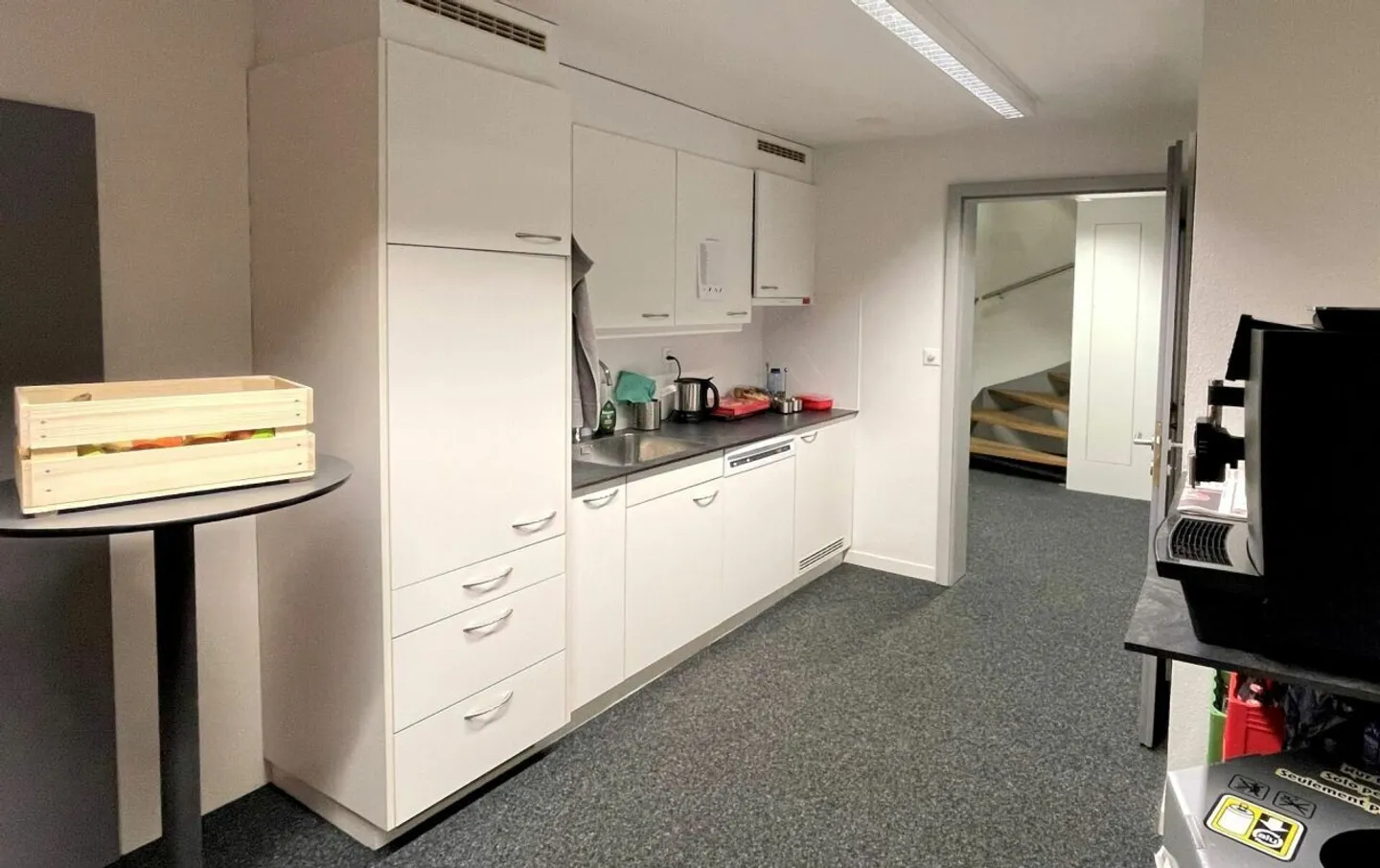 Representative Office Building in Excellent Location - Photo 5 of 7
