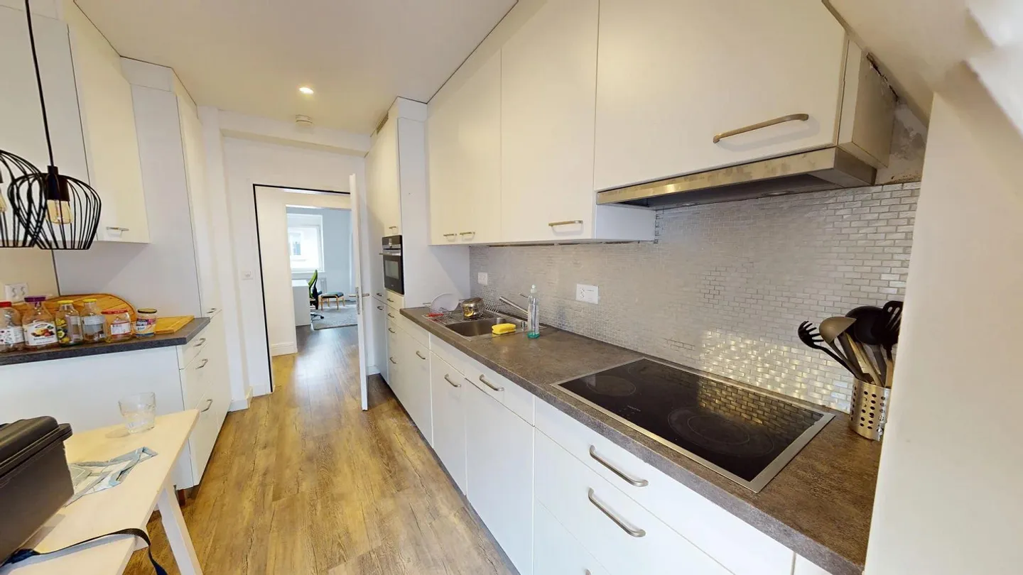 Möbliertes Zimmer in modernisierter Wohnung an top Lage - Foto 7 von 12