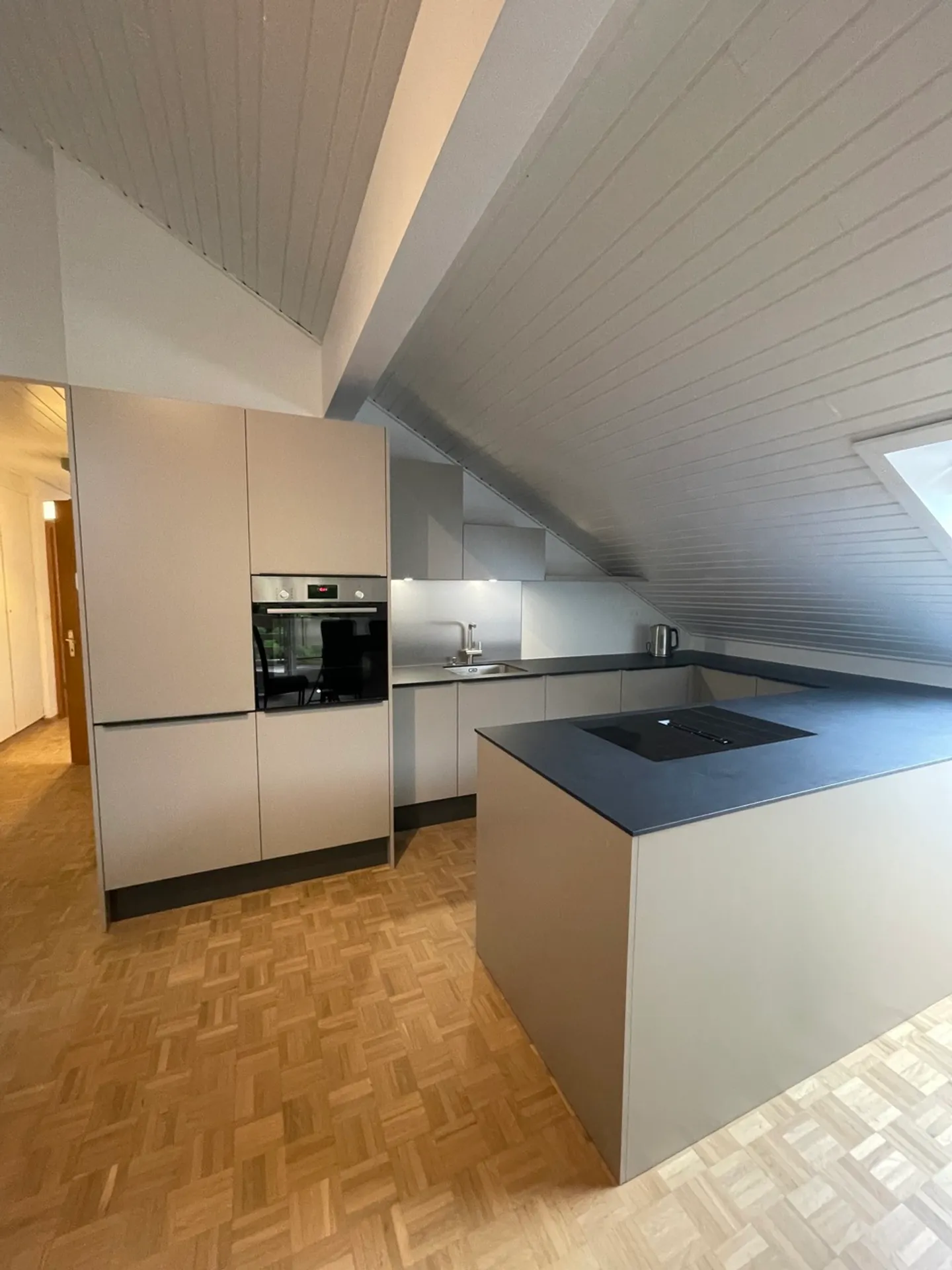 Renovated and Bright Attic - Photo 3 of 11