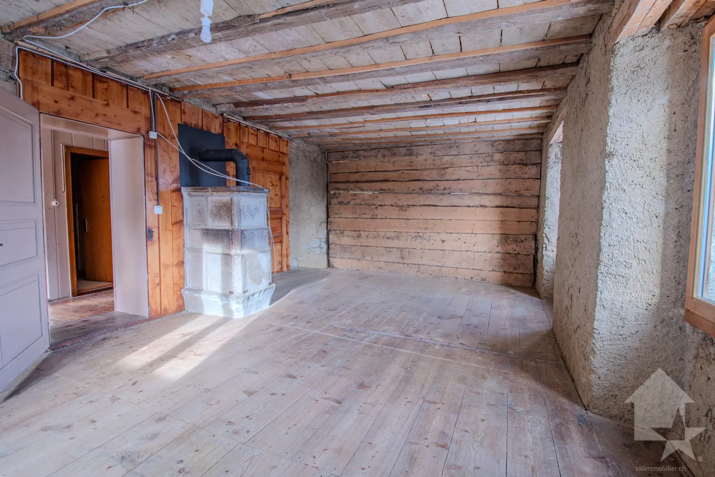 Proprietà di carattere da reinventare con terreno di 2.500 m² - Foto 4 di 19