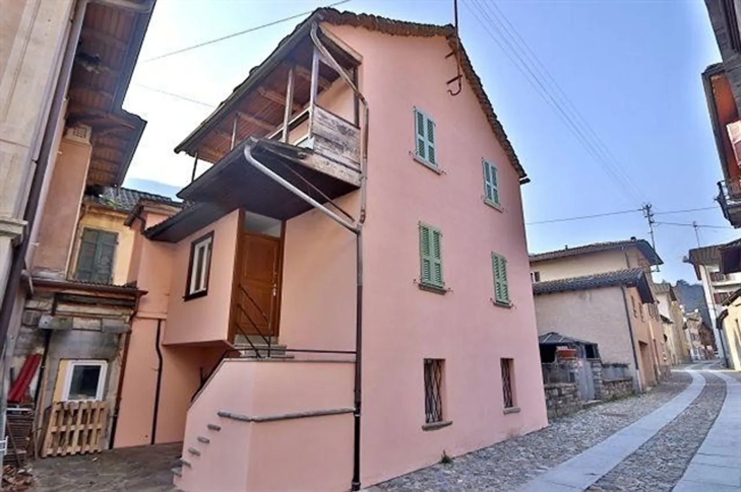 3 1/2 Room Village House / casa di 3 1/2 locali nel nucleo - Photo 1 of 20