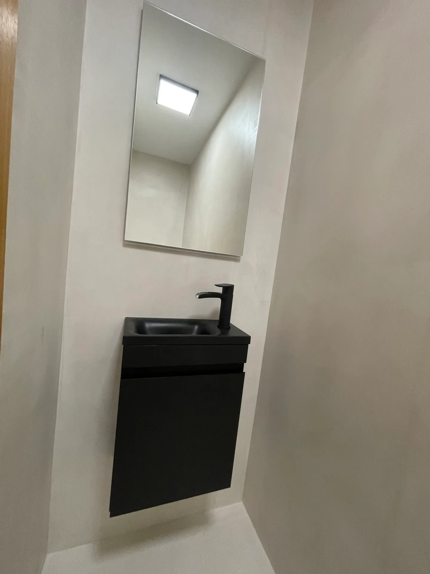 Renovated and Bright Attic - Photo 4 of 11