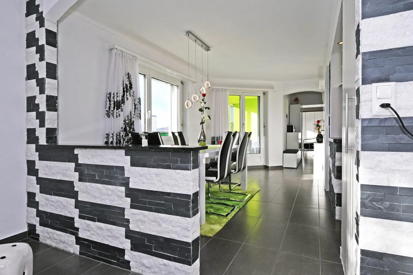 Penthouse moderno con terrazza - Foto 5 di 13