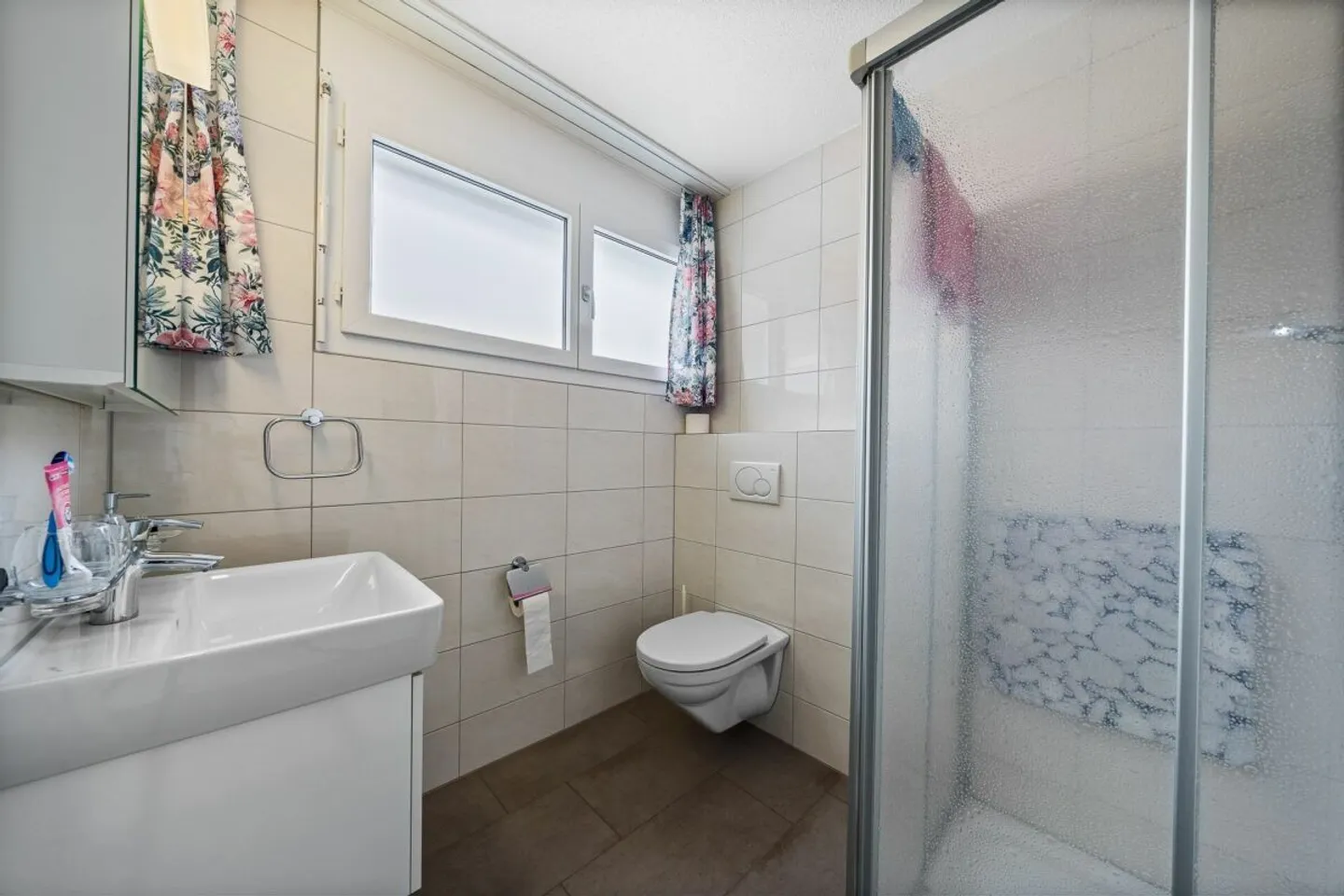 Living with charm and quality of life - stylish 4.5-room semi-detached family house in a family-friendly location - Photo 7 of 16