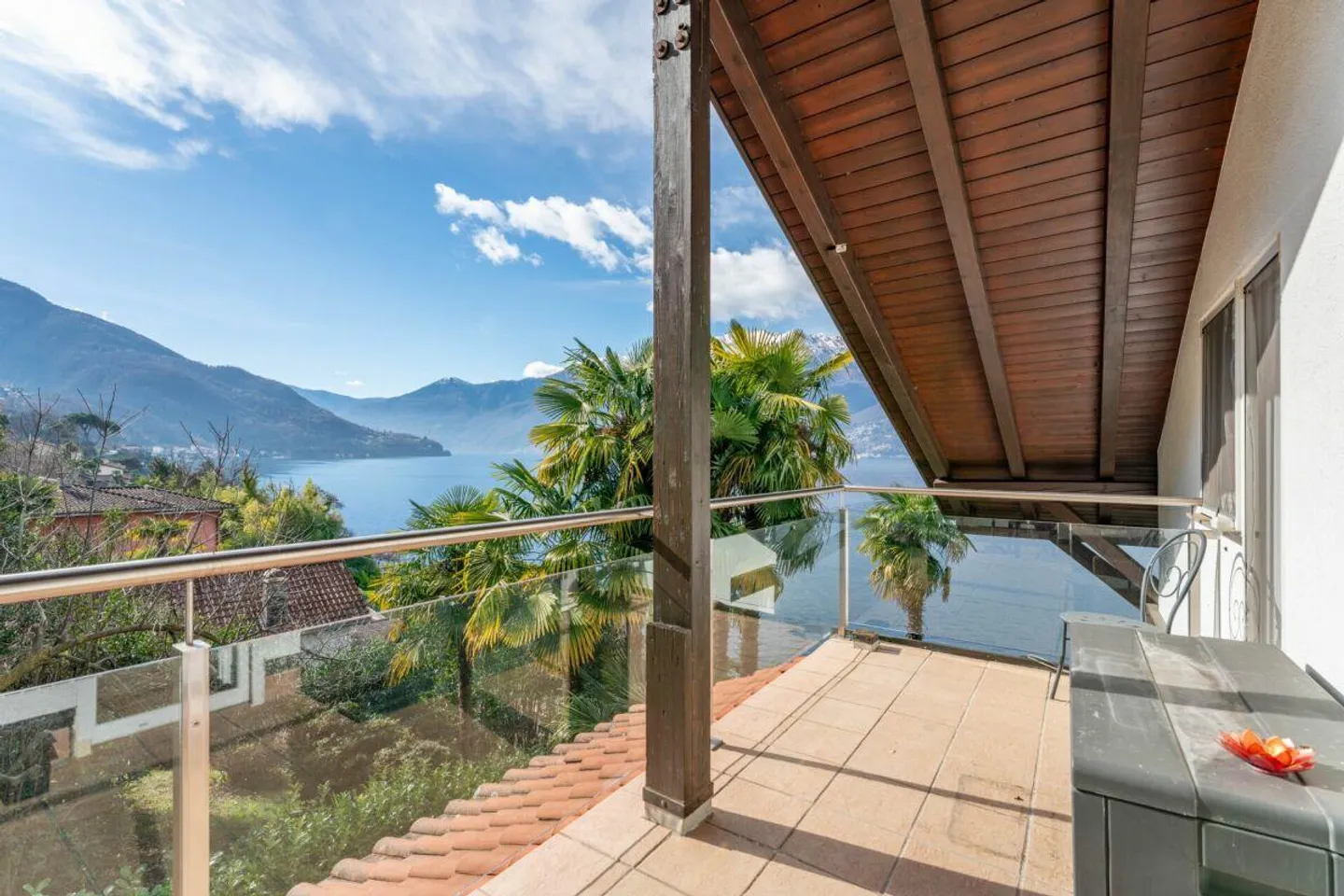 Appartamento attico affascinante di 3,5 stanze con vista sul lago, terrazza e balcone sud - Foto 7 di 16