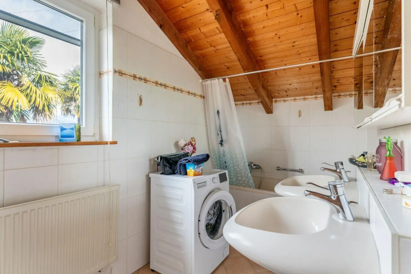 Appartamento attico affascinante di 3,5 stanze con vista sul lago, terrazza e balcone sud - Foto 8 di 16