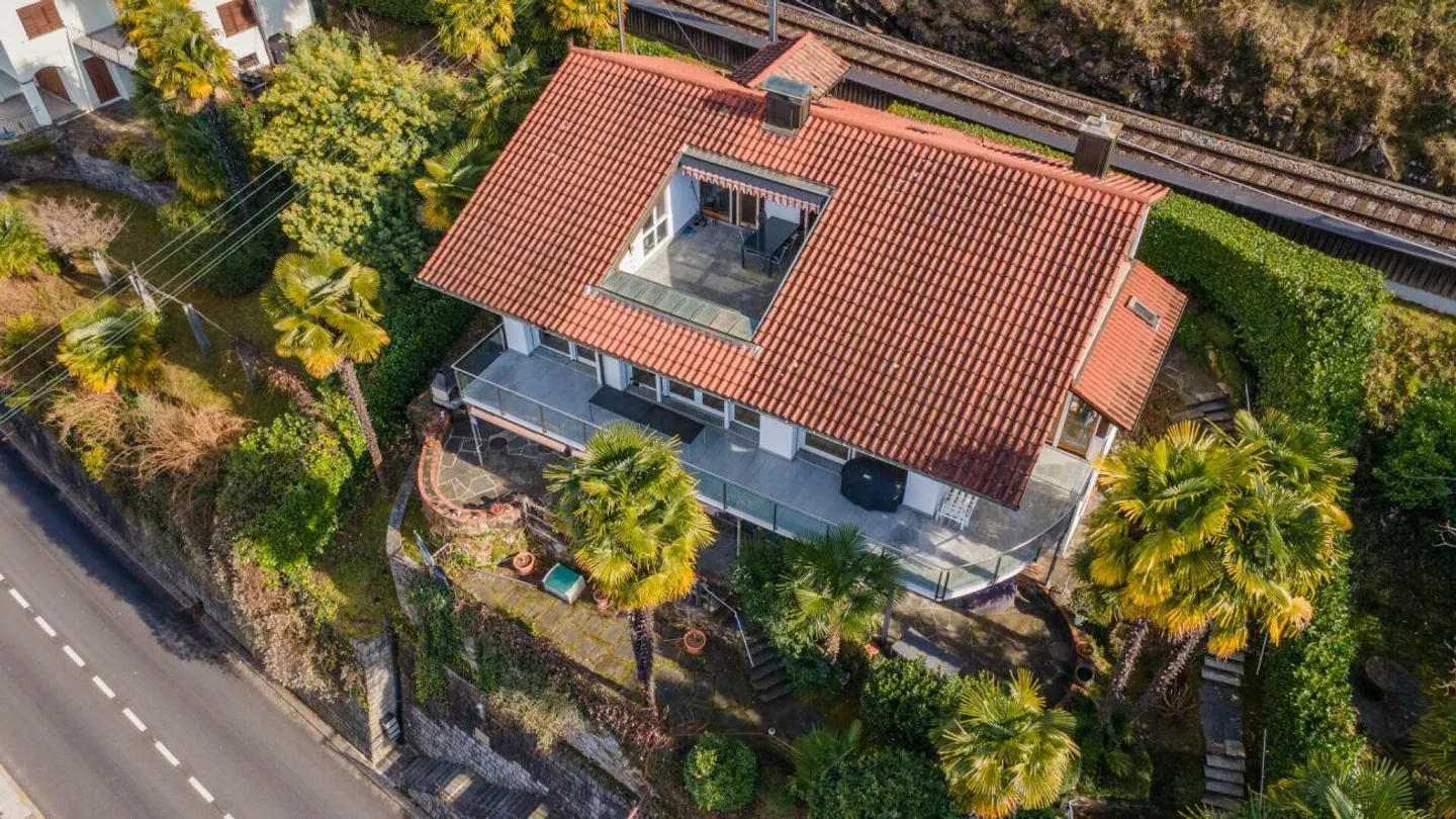 Appartamento attico affascinante di 3,5 stanze con vista sul lago, terrazza e balcone sud - Foto 13 di 16