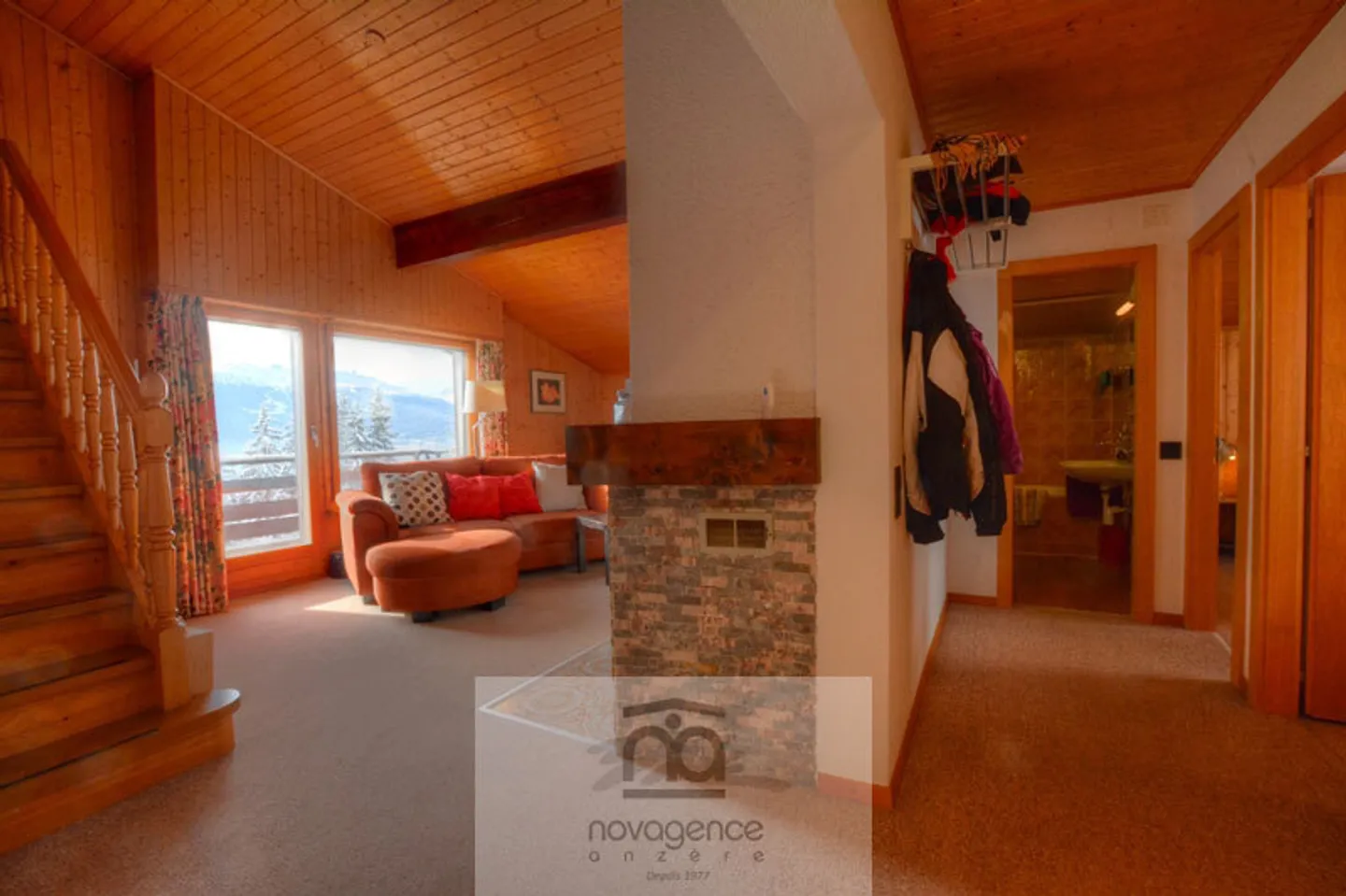 Charming 5-Room Apartment - Photo 4 of 13