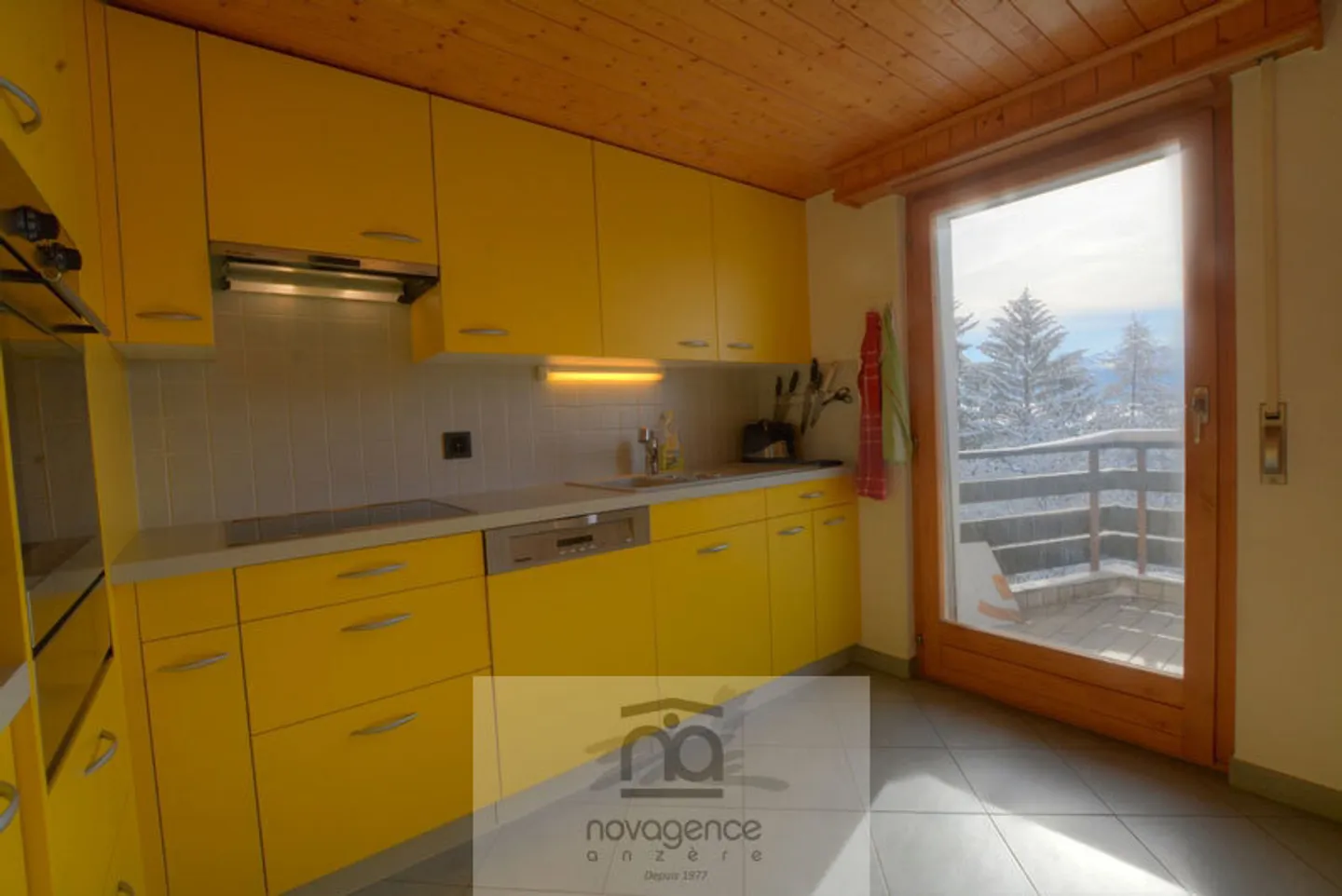 Charming 5-Room Apartment - Photo 13 of 13