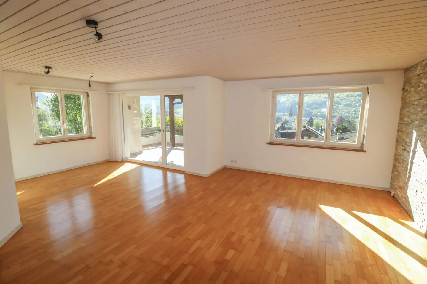 Maison familiale spacieuse avec vue - Photo 6 sur 18