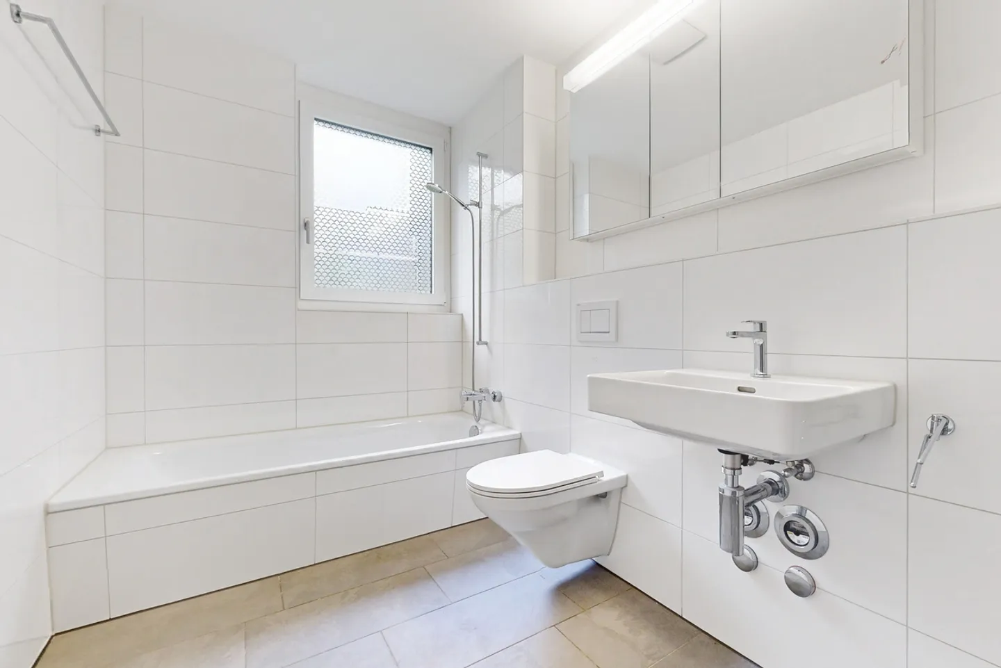 Vivere moderno a Bottmingen - AFFITTO SENZA CAUZIONE! - Foto 4 di 8