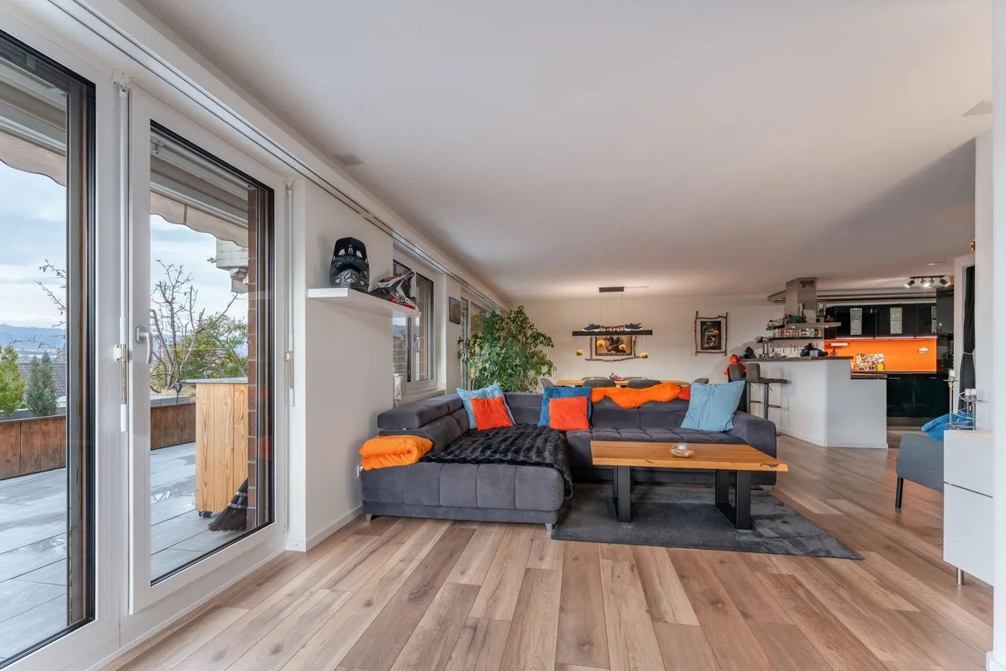 154 m² on one level | 28 m² terrace with hot tub | renovated in 2021 | Liestal - Photo 10 of 17