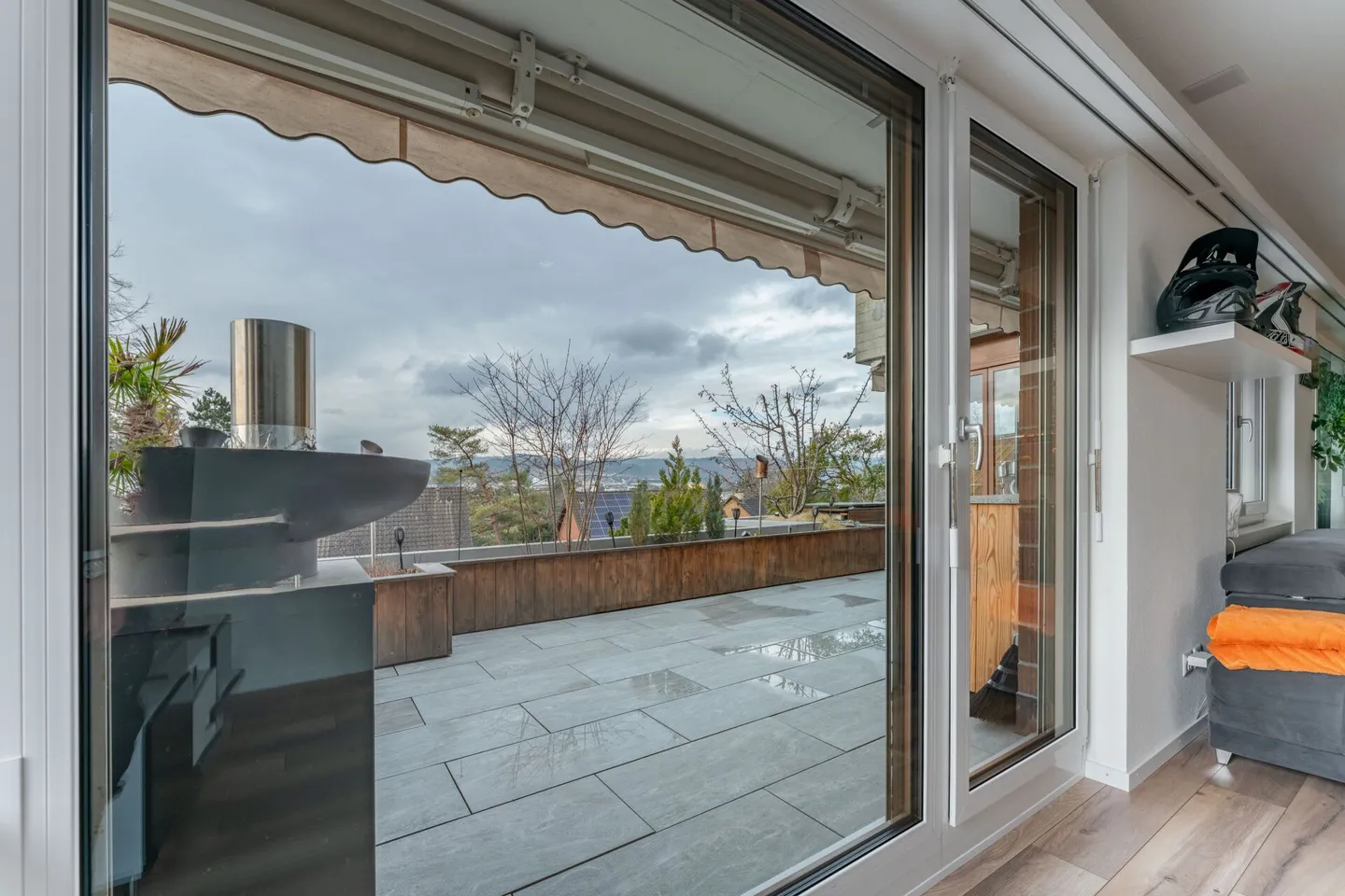 154 m² on one level | 28 m² terrace with hot tub | renovated in 2021 | Liestal - Photo 6 of 17