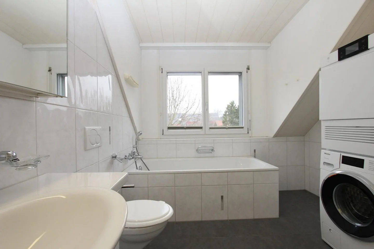 Appartamento attico 3½ locali attraente e spazioso - Foto 5 di 12