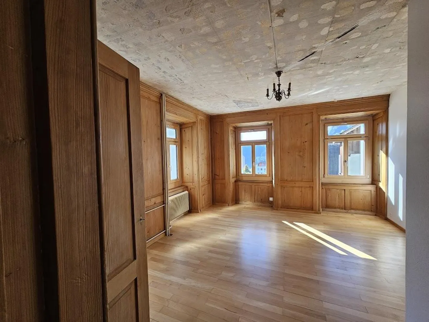 Grosse, helle Wohnung mit Büroraum, auch als Zweitwohnung - Foto 2 di 9