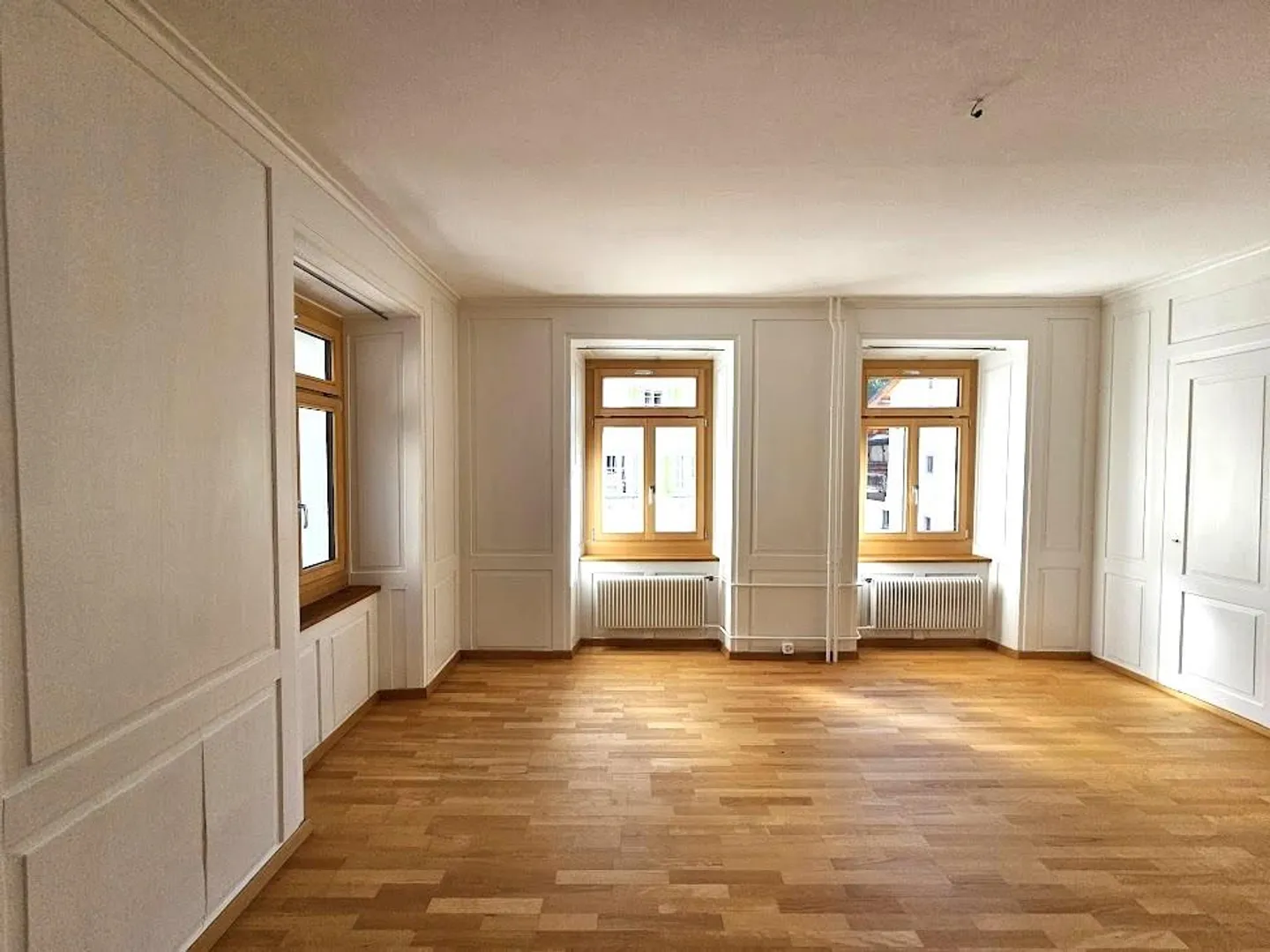 Grosse, helle Wohnung mit Büroraum, auch als Zweitwohnung - Foto 1 di 9