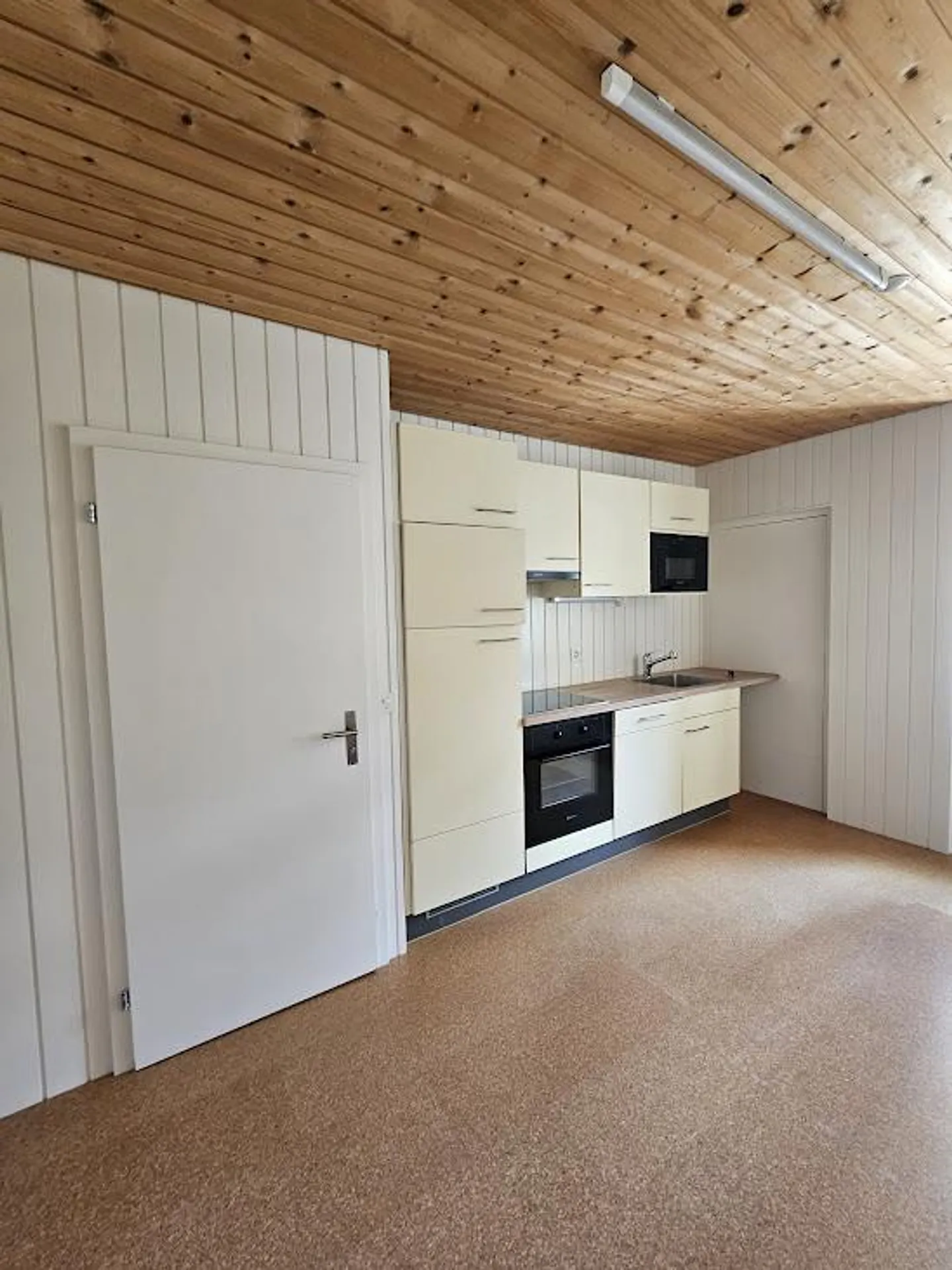 Grosse, helle Wohnung mit Büroraum, auch als Zweitwohnung - Foto 5 di 9