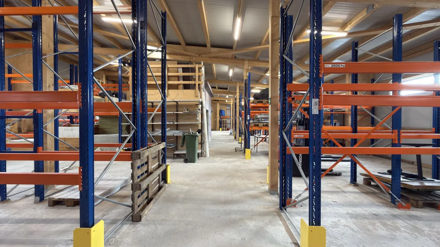 Attractive commercial space in Niederbipp with optimal transport connections and proximity to the train station - Photo 4 of 30