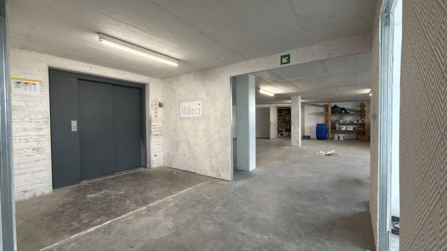 Attractive commercial space in Niederbipp with optimal transport connections and proximity to the train station - Photo 8 of 30