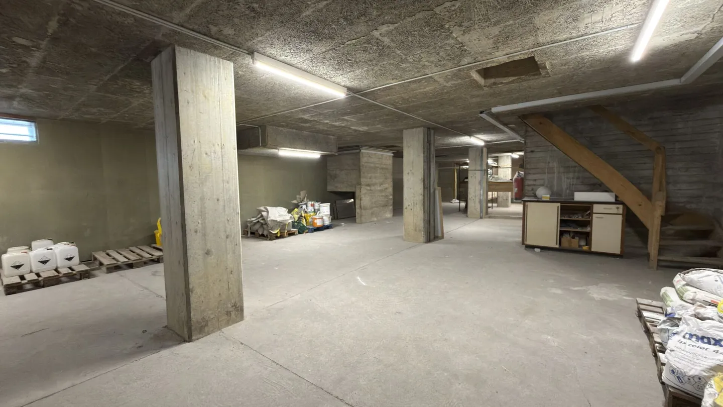 Attractive commercial space in Niederbipp with optimal transport connections and proximity to the train station - Photo 16 of 30