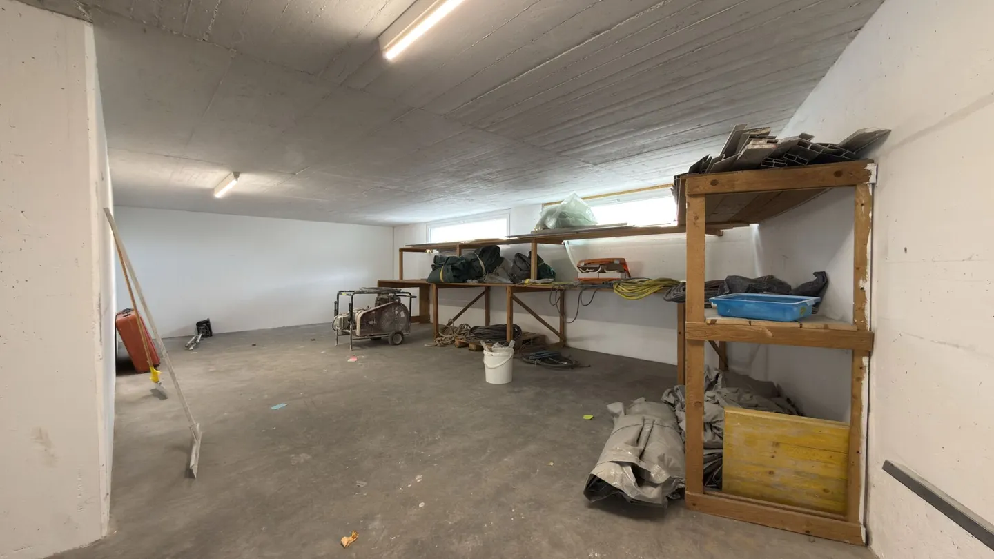 Attractive commercial space in Niederbipp with optimal transport connections and proximity to the train station - Photo 17 of 30