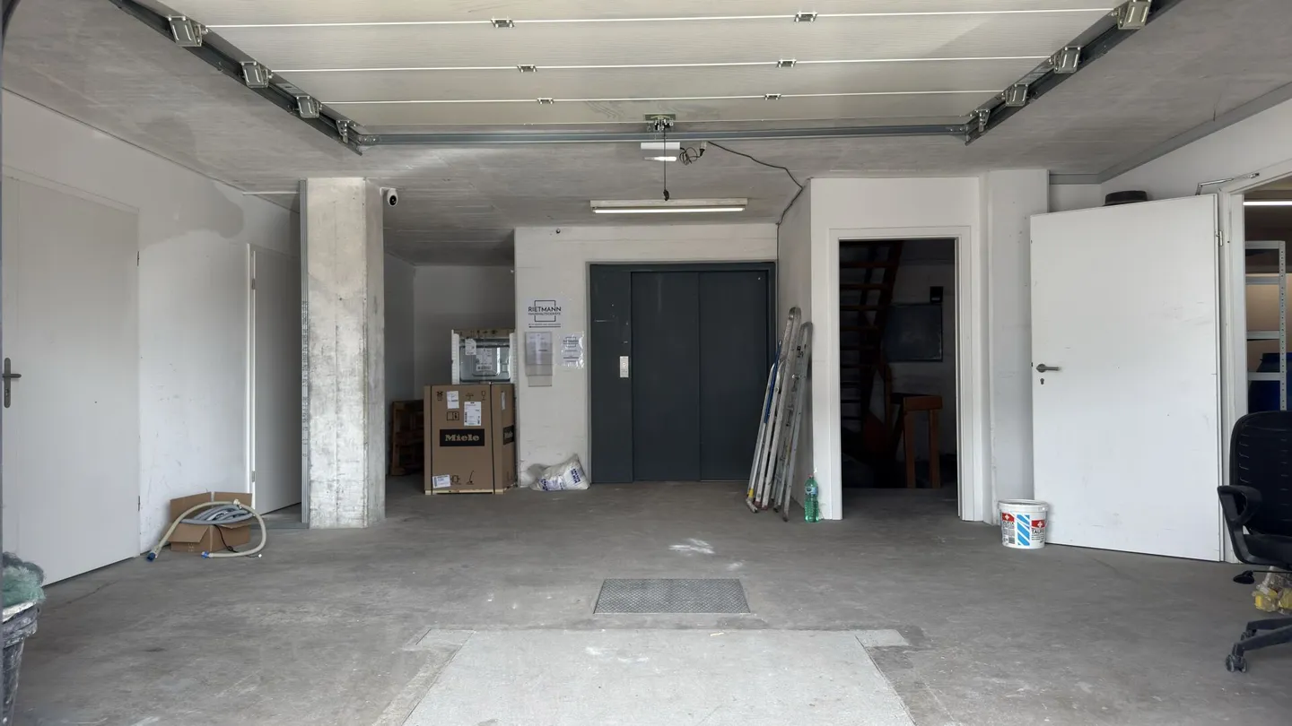 Attractive commercial space in Niederbipp with optimal transport connections and proximity to the train station - Photo 24 of 30