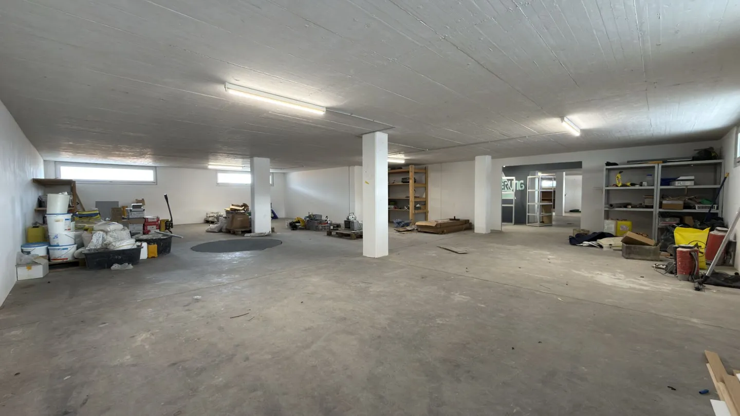 Attractive commercial space in Niederbipp with optimal transport connections and proximity to the train station - Photo 10 of 30
