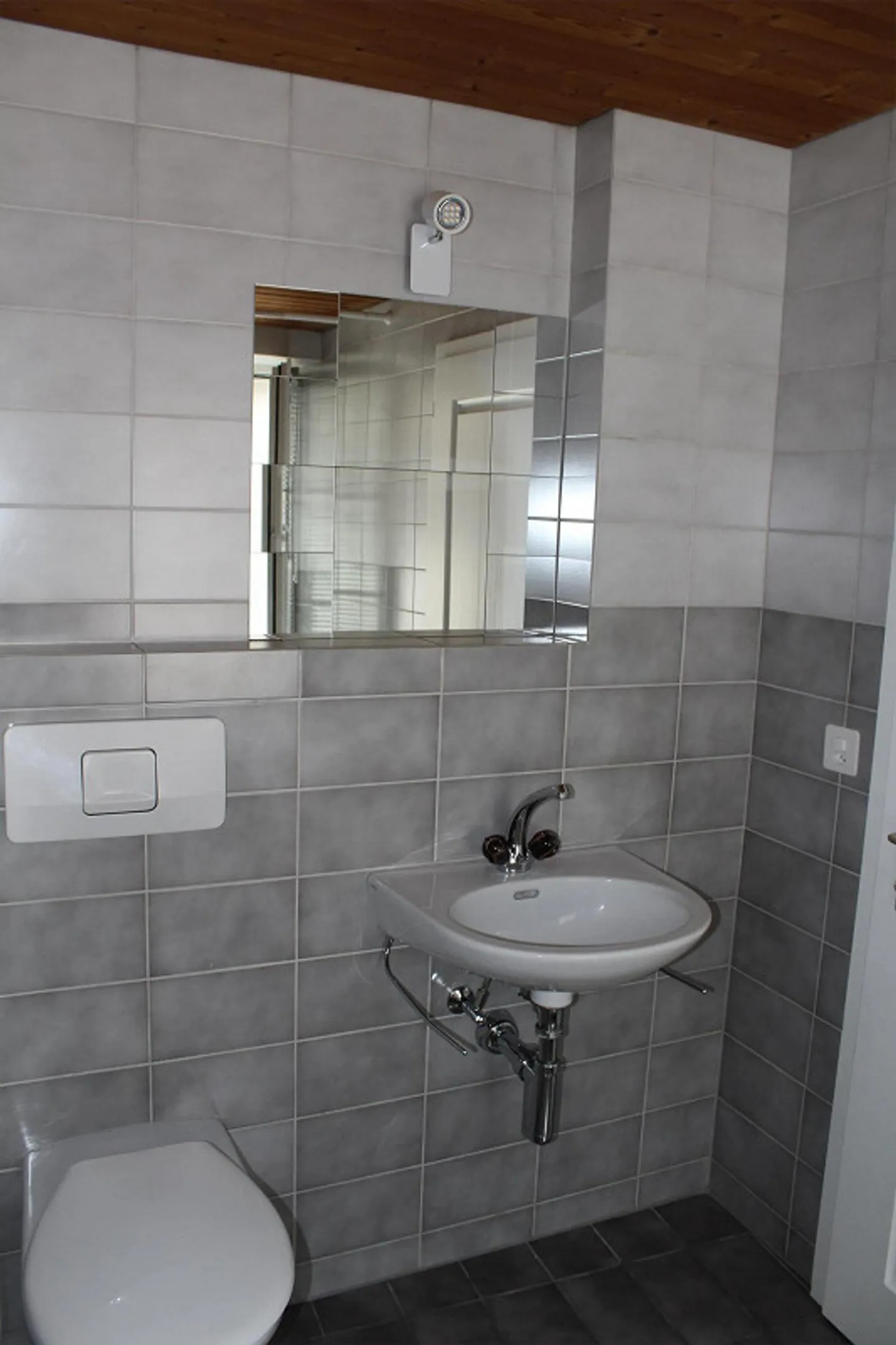 2-Zimmer-Stadtwohnung in Glarus - Foto 6 di 7