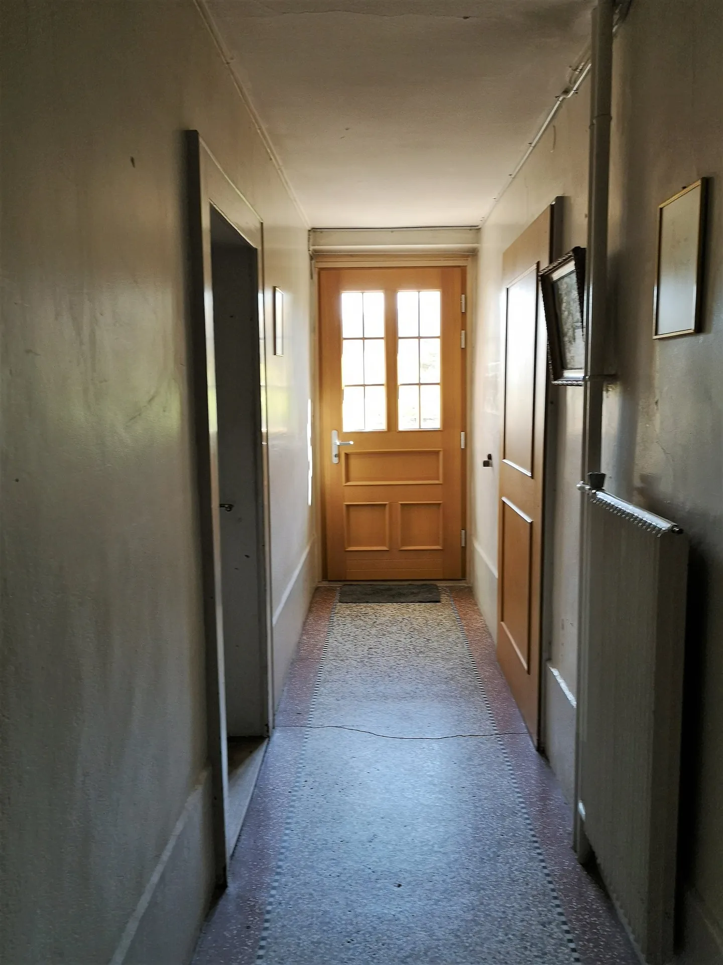 Appartement avec 5,5 pièces, dont 1 chambre séparée, partiellement rénové, disponible immédiatement - Photo 2 sur 16