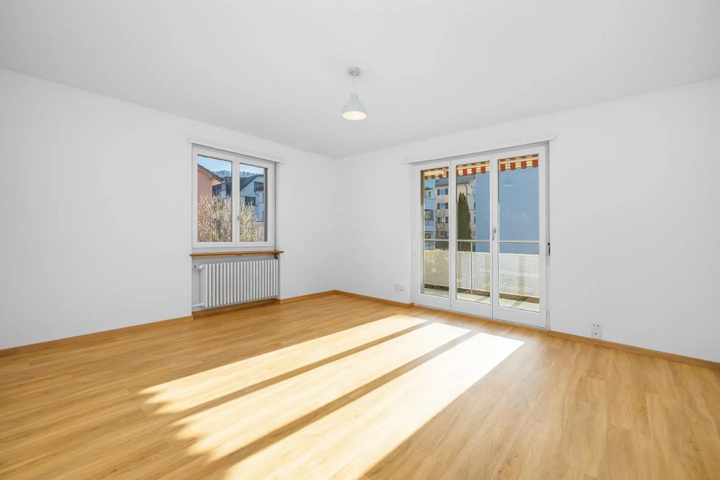 Helle 4-Zimmer-Wohnung - Foto 2 von 8