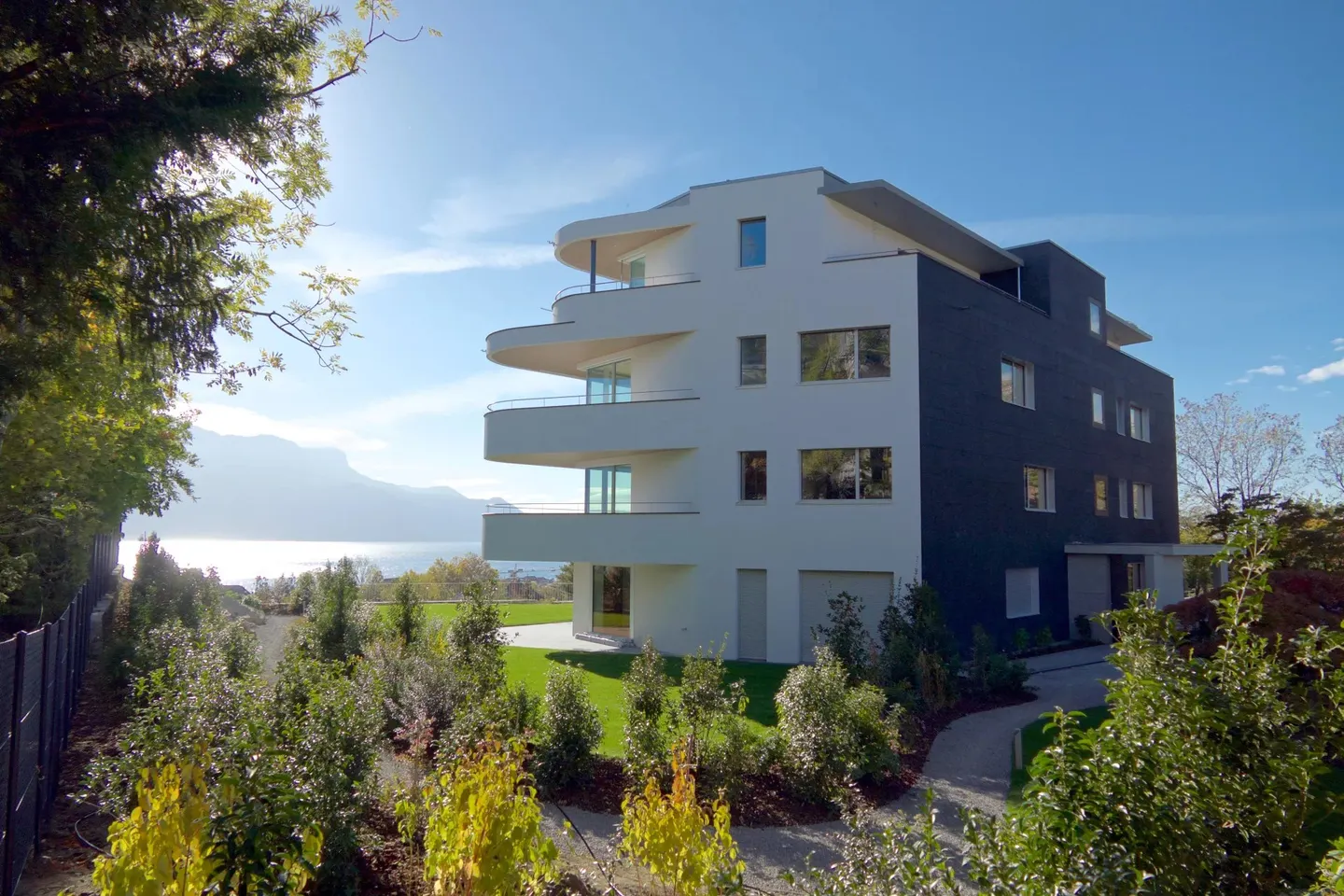 Appartamento di Lusso con Vista Lago - Foto 17 di 19