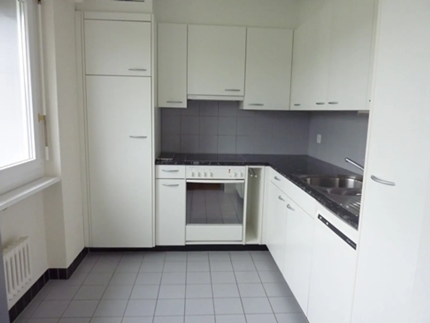 Sunny Single Apartment in the Green - Photo 3 of 4